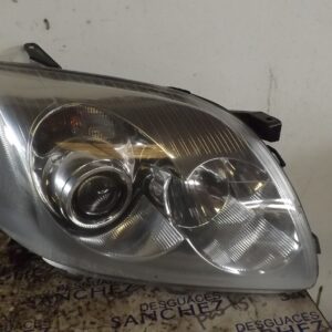 FARO DERECHO TOYOTA AVENSIS BERLINA (T25) *