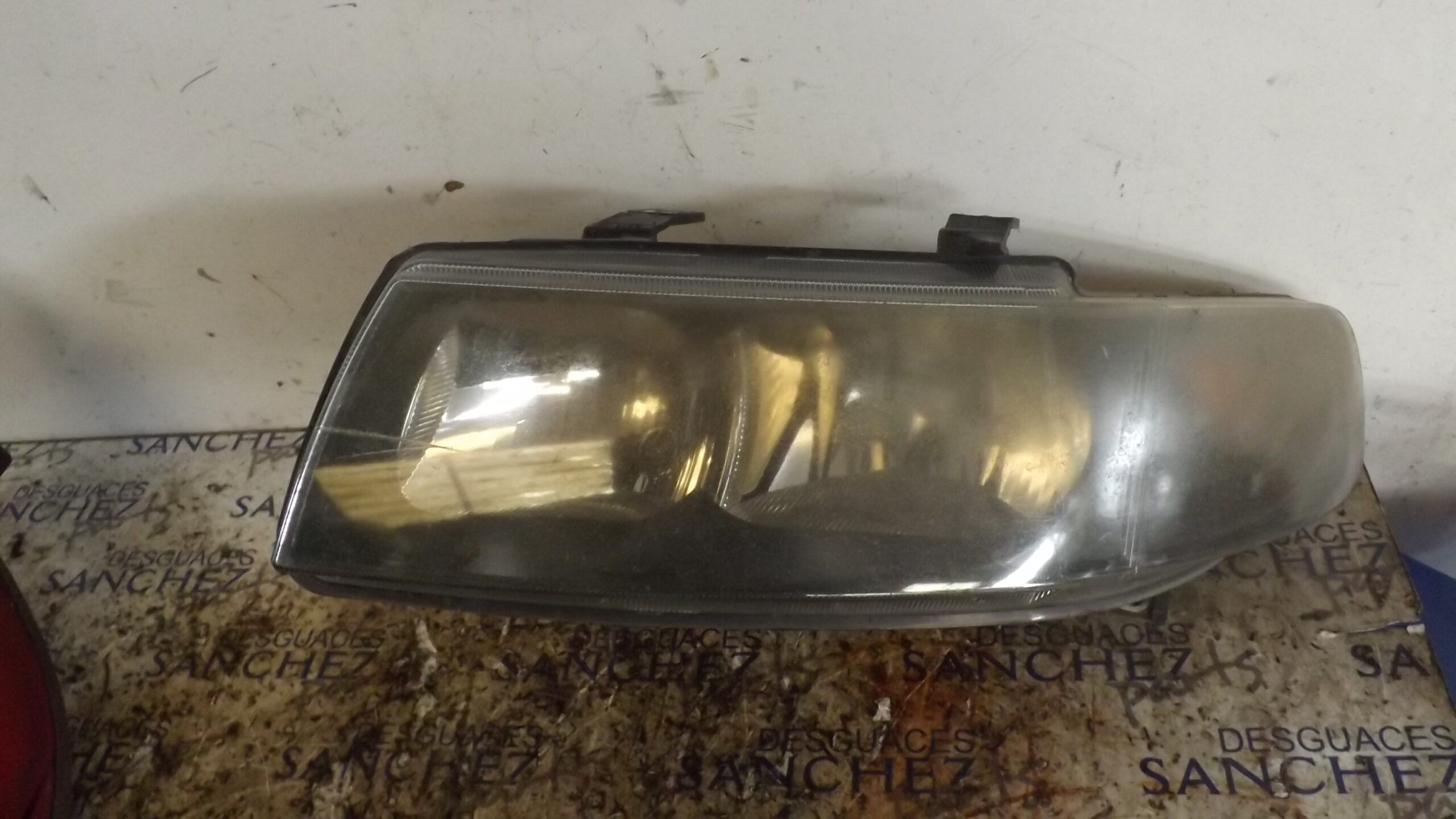 FARO IZQUIERDO SEAT LEON (1M1) *