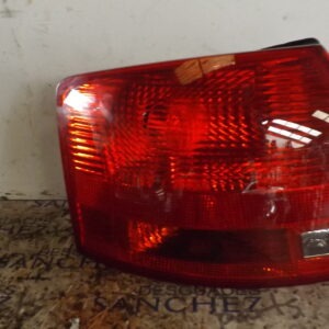 PILOTO TRASERO IZQUIERDO AUDI A4 AVANT (8E) *