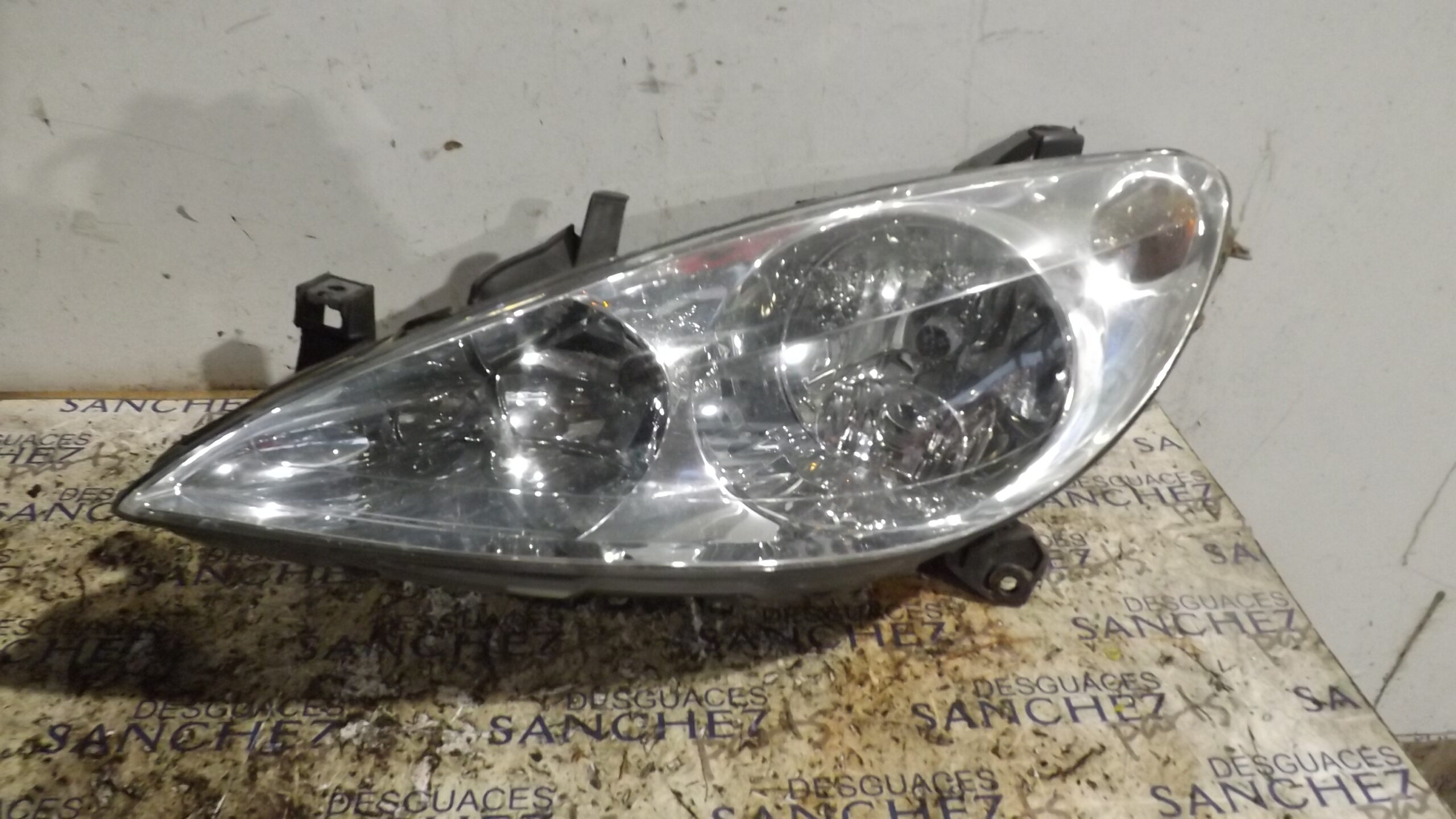 FARO IZQUIERDO PEUGEOT 307 (S1) *