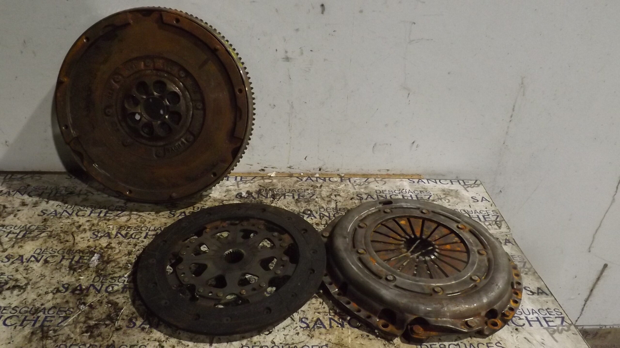 VOLANTE MOTOR FORD FOCUS BERLINA (CAP) *