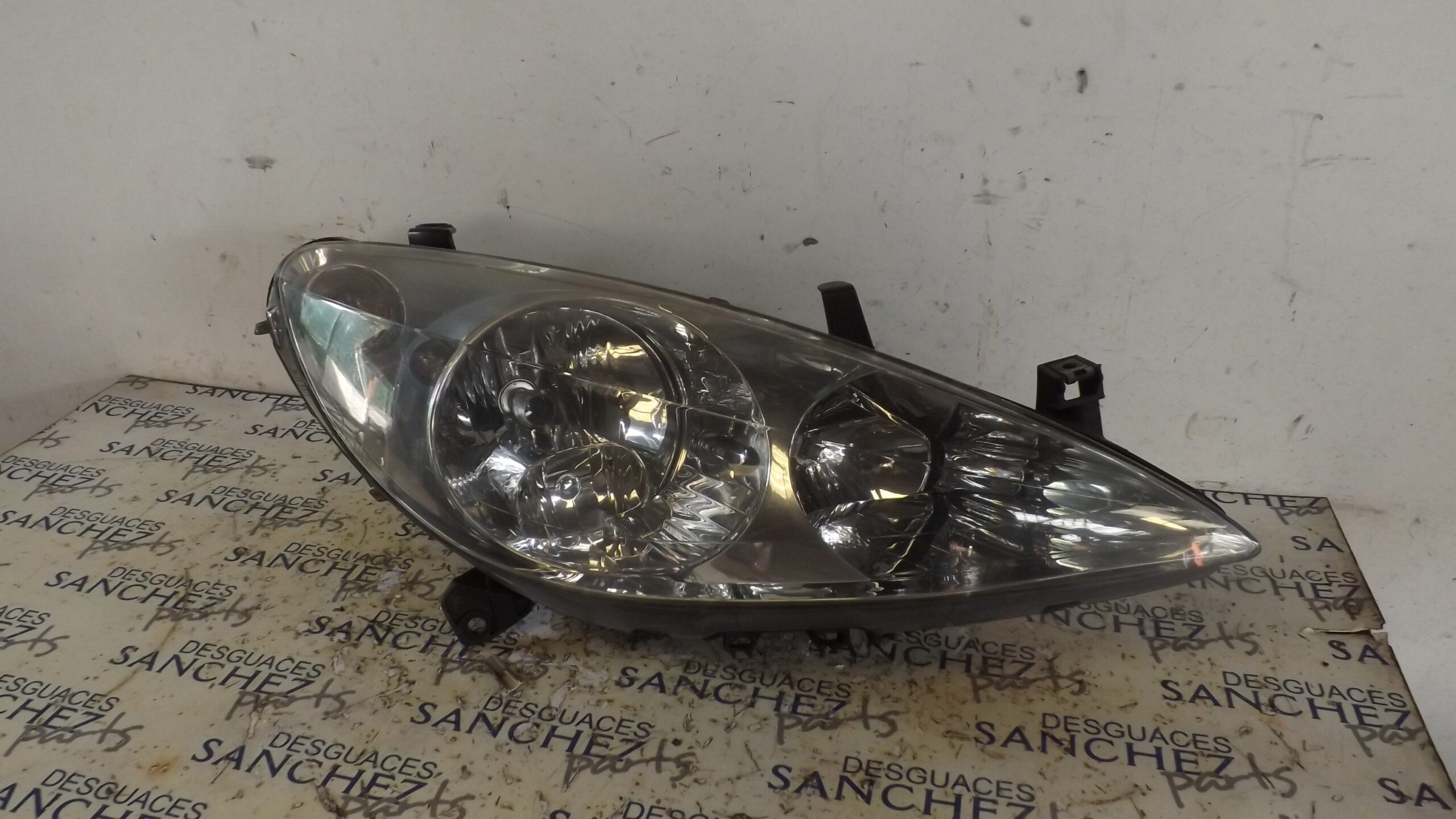 FARO DERECHO PEUGEOT 307 BERLINA (S2) *