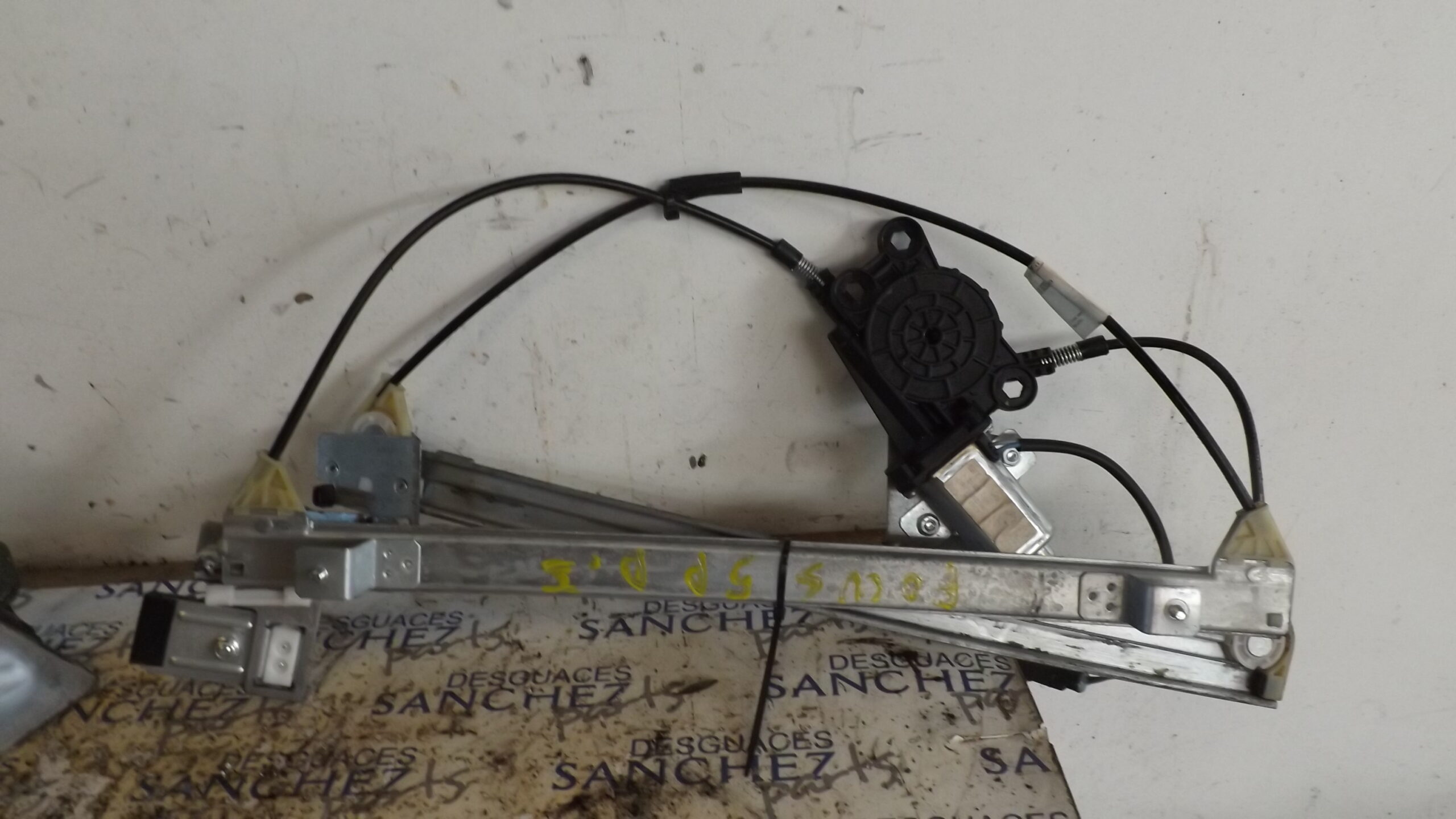 MOTOR ELEVALUNAS DELANTERO IZQUIERDO FORD FOCUS BERLINA (CAK) *