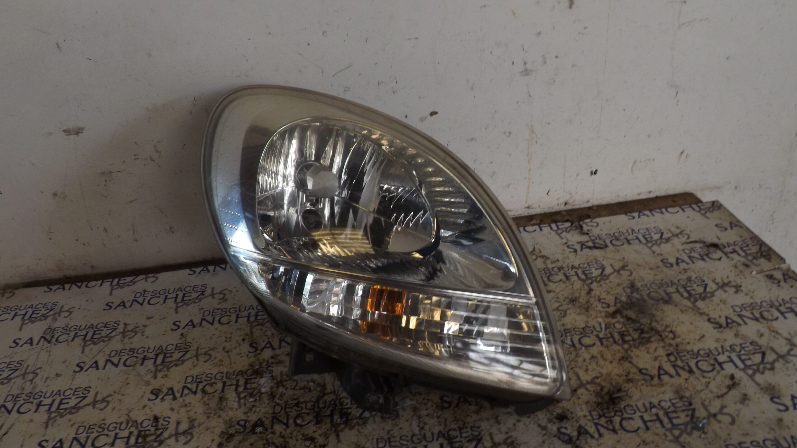 FARO DERECHO RENAULT KANGOO (F/KC0) *