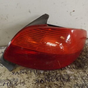 PILOTO TRASERO DERECHO PEUGEOT 206 BERLINA *