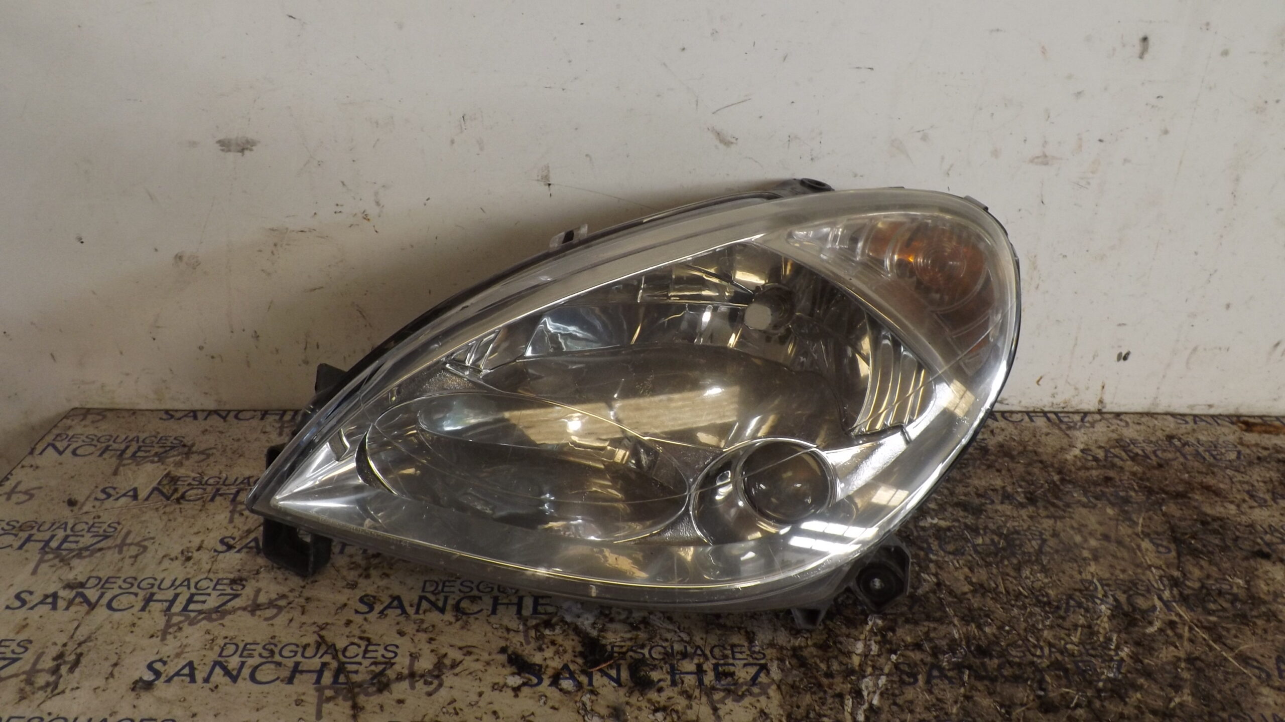 FARO IZQUIERDO CITROEN XSARA BERLINA *