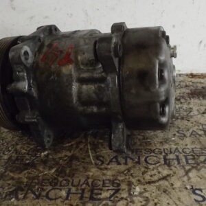 COMPRESOR AIRE ACONDICIONADO VOLKSWAGEN T4 BUS SYNCRO (MOD. 1991) *