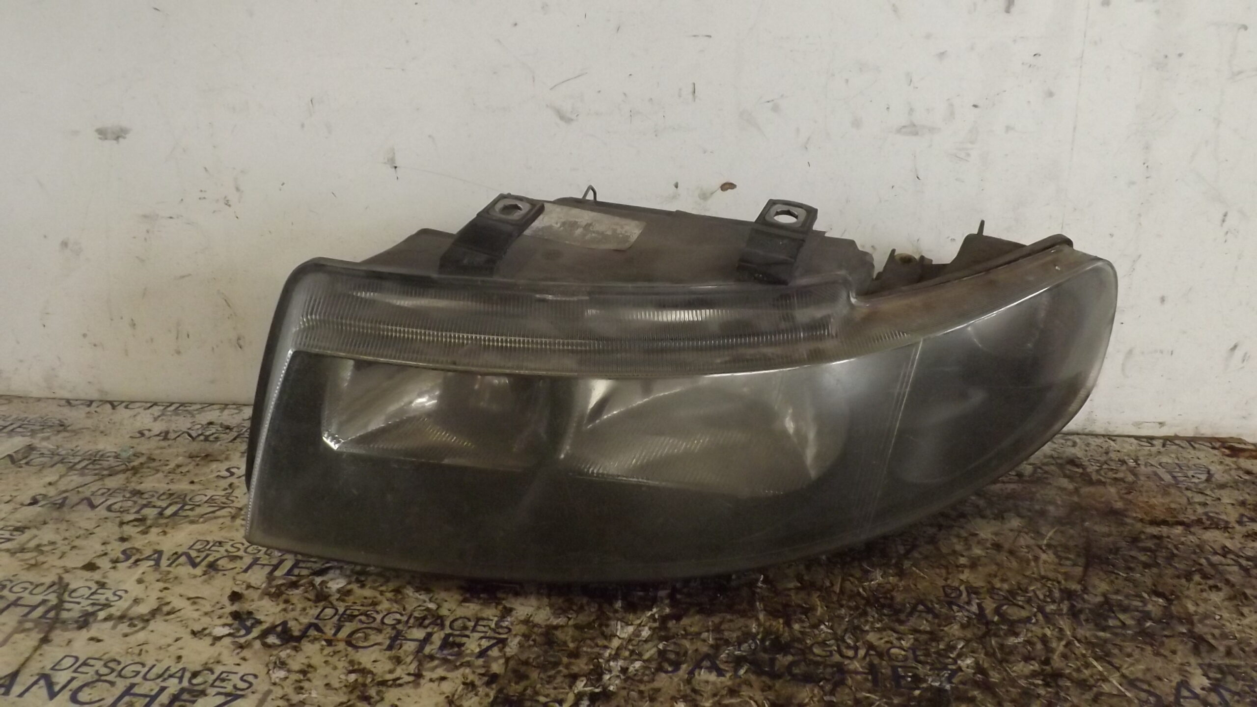 FARO IZQUIERDO SEAT LEON (1M1) *